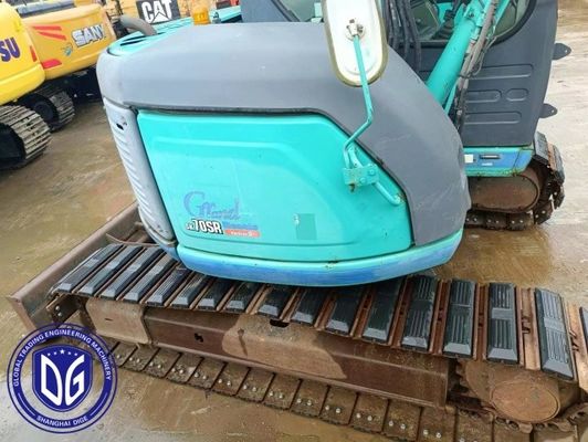 كوبيلكو SK70 7 طن حفرة صغيرة مستعملة في حالة جيدة بسعر رخيص للبيع