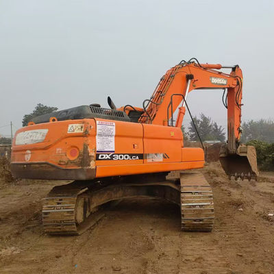 الحفرة الهيدروليكية المستخدمة الأصلية Doosan DX300LCA مع محرك DE08TIS للبيع الحفرة الزحفية