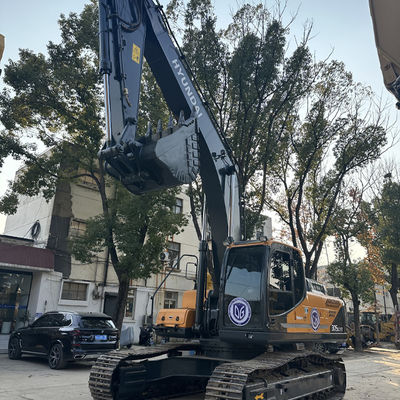 حفرة هيونداي 305 مستعملة بمحرك كامينز الأصلي وزنها 30 طن