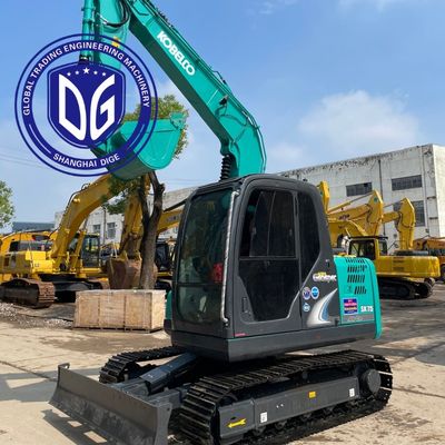 حفارة كوبيلكو SK75 مستعملة، نوع الحركة بالجنزير، مدمجة